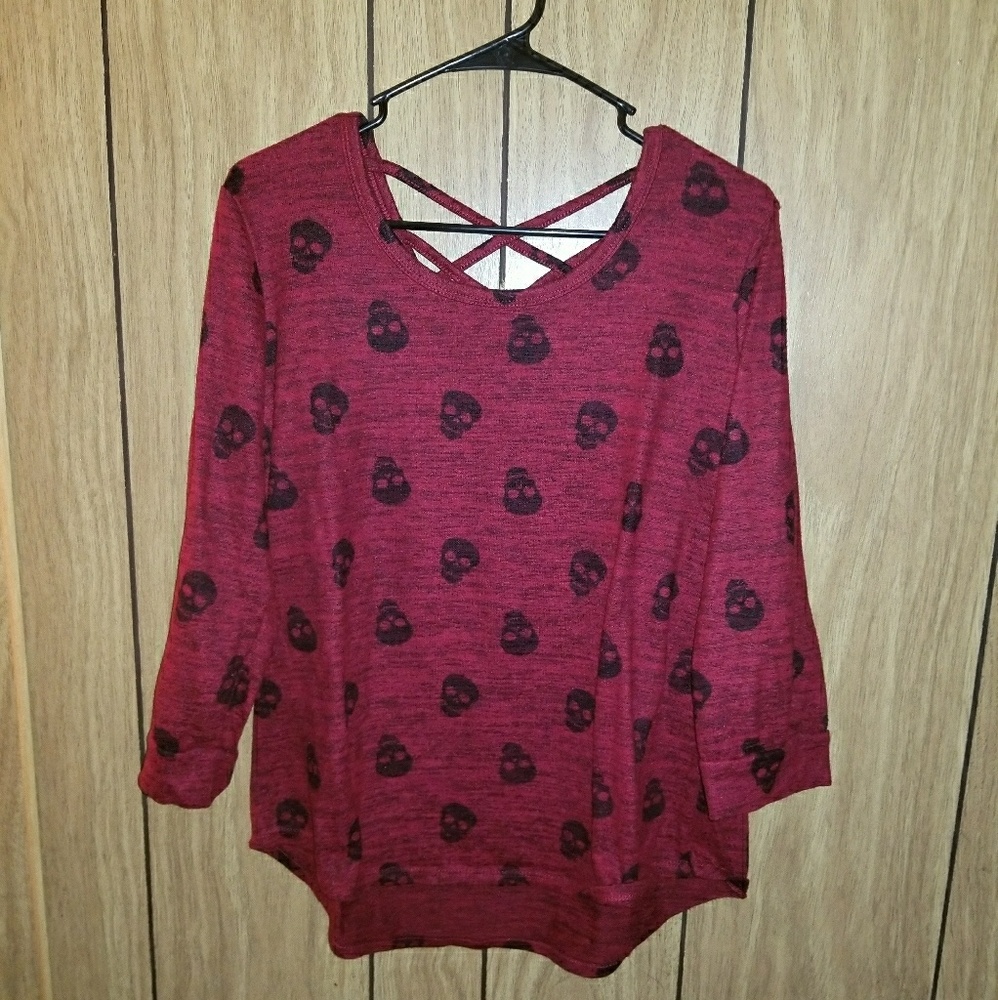 No Boundaries Skull Top